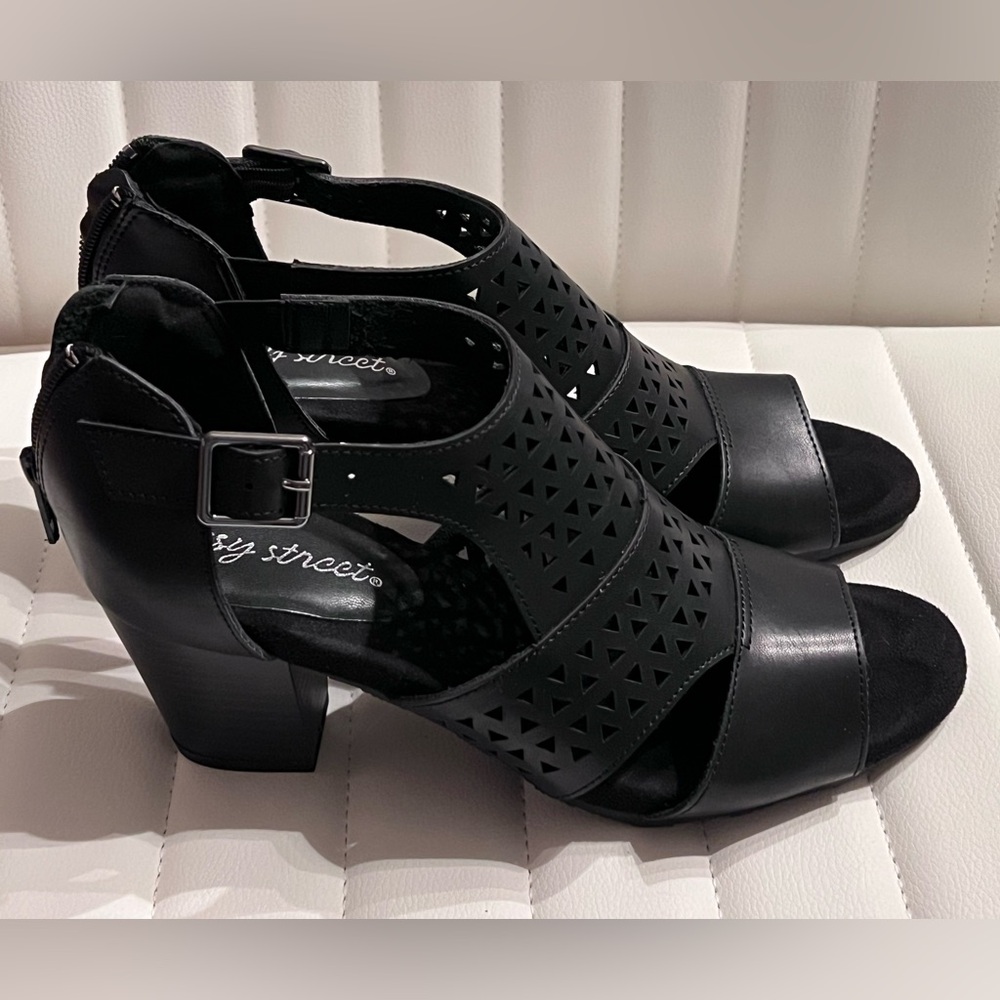 Easy Street Black Laser-Cut Slingback Adara Sandals Heel Shoes 8M NIB